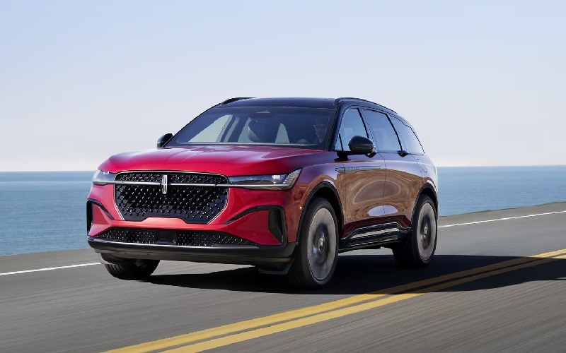 2025 Red Lincoln Nautilus Suv